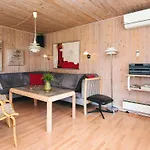 Spacious In Pine - By Traum Semesterbostad Løkken