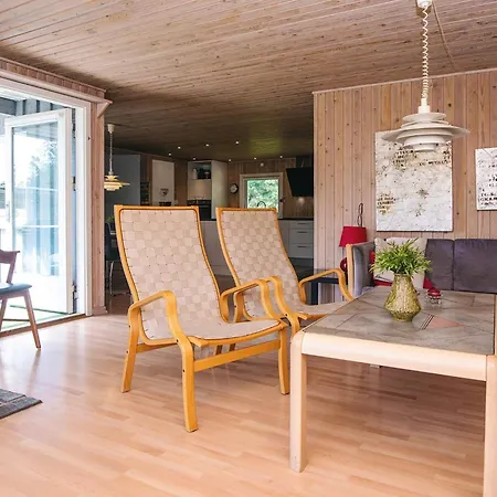 Spacious In Pine Feriehus